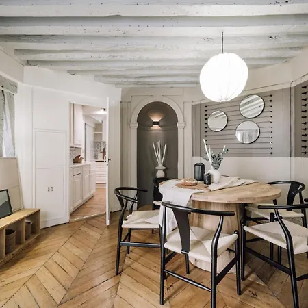 Albedo - 2 A Palais-royal Apartman